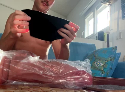 Maxence Angel Unbox a Jocktribe Dildo