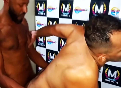 Socyal Sem Camisa In Sexo Gay A Tres E Ao Vivo No Palco De Uma Casa De Surubao Masculino No Brasil