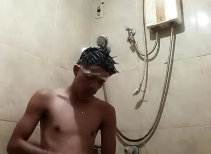Filipino Solo Shower: Slim Asian Twink Jerks Big Cock