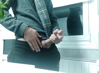 Big Cock Guy with His Scarf, He Is Cold and He Jerks off and Cums to Get Warm