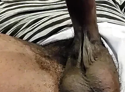 Kenniejai Jerks off Close up