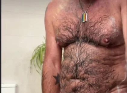Daddybear Shower Time