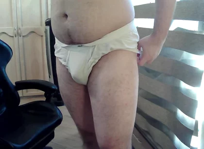 Muscular Camboy Works Out His Upper Body