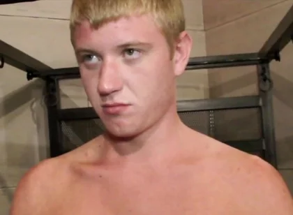Bukkake Amateur with Gay Twinks Sucking All His Friends to the Cum