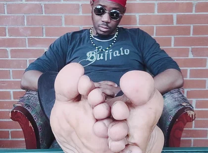 I Wiggle My Male Toes (2026)