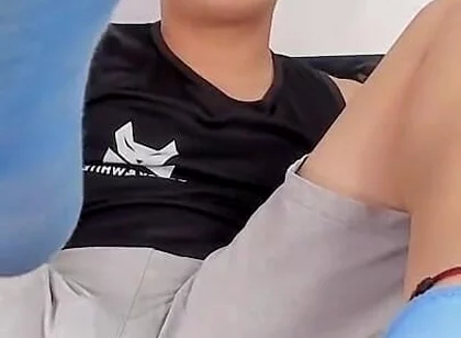 Love the Feet of Your Master Tomasstyl in Its Blue Sports Tights