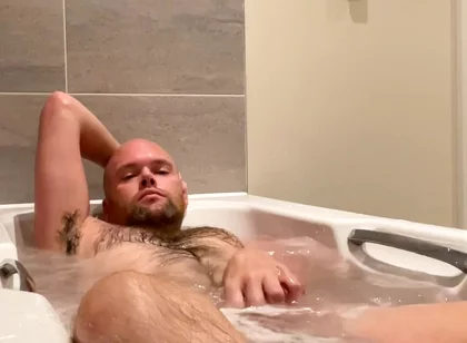 Cum for a Soak with Me