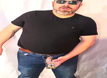 Dressed up with Cool Sunglasses, Treat Yourself to a Hot Piss