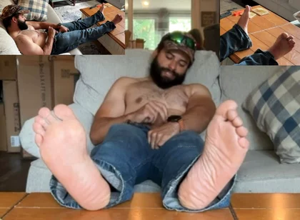 Foot POV Bearded Muscle Bloke Squirts Cum on Himself