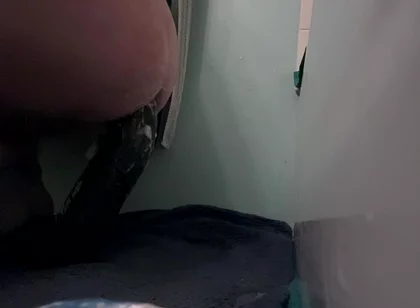 Training Whit My New 20 Inch Dildo