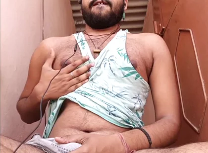A Hot Bhabhi Has Working in Kitchen Has Grab by a Horny Man and Ismaatdeva Has Fully Feel That Orgasm