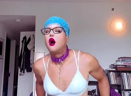 Kris Reelz- Humping a Stack of Pillow Like a Bitch