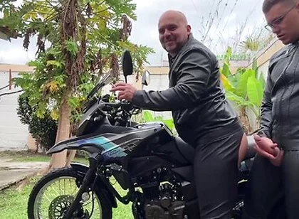 Huge Creampie In Outdoors On The Bike