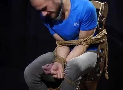 Zeus Hardcore Bondage Challenge8