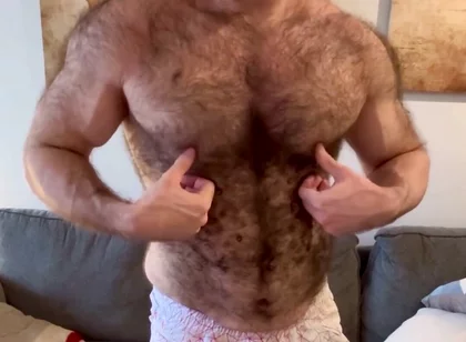 Some Dumb Puppy Pec Side Is Injured so Can’t Lift Heavy for Tricep or Chest