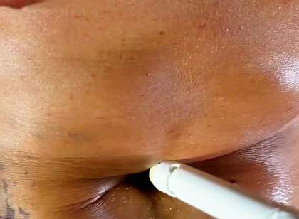 Navel Takes the Machine. From Slow Stretch to Hard Rhythm