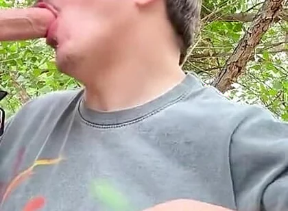 Quick Outdoor Blowjob