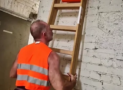 Very Hairy Builder