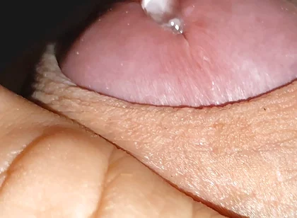 Hot Daddy in Close-up of the Inside of the Glans!