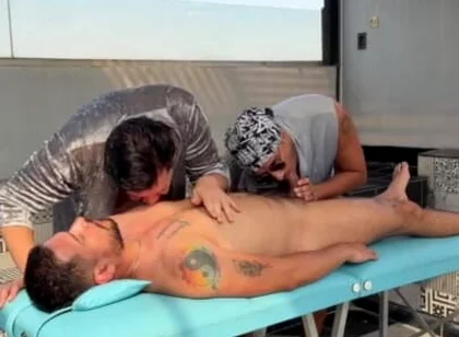 4-hand Massage