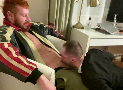 Part 1. Menatplay. Office Workers Kinkysirius in Suit Was Fucked Hard by Leather Bear