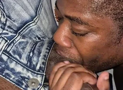 Relaxed up-close Jeans Throat Service