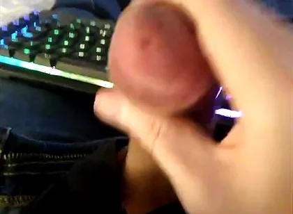 Quick Wank and Cum in My Jeans While Gaming