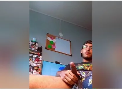 Cum Gamer In The Office Showing His Ass And Filling It With Sperm