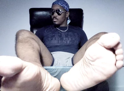 I Expose My Bright Male Soles (2) (2025)