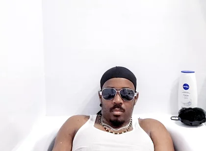 I Wash My Body in the Bath (3) (2025)