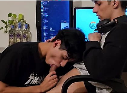 I Wanted Dick So I Teased My Boyfriend While He Was Playing