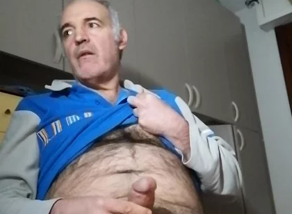 A Nice Cumshot Before Going to Sleep!