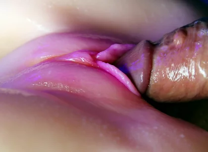 Juicy Pussy Close-up Absorbs a Portion of Sperm From a Big Cock and Slurps!