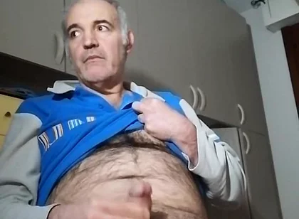 A Nice Cumshot Before Going to Sleep!