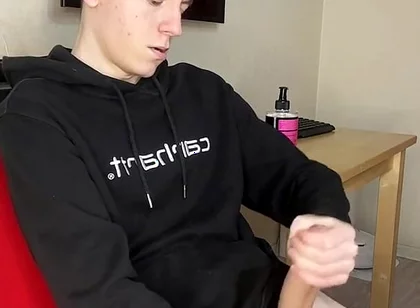 18 and Horny: Twink's Sticky Load Explosion