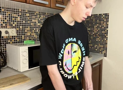 Young Twink's Gushing Cum Delight