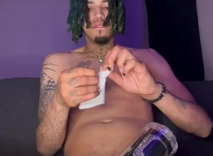 Sluttyboi jacks his dick 2