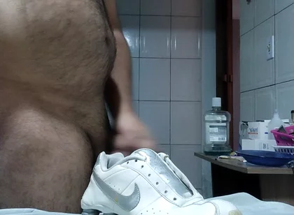 Cumming in My Ex Girlfriend's Old Nike Shox.