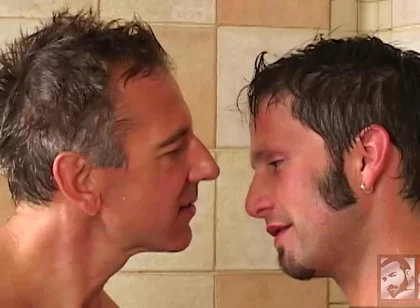 Stepdaddy Hunt: 4 Shower Buddies